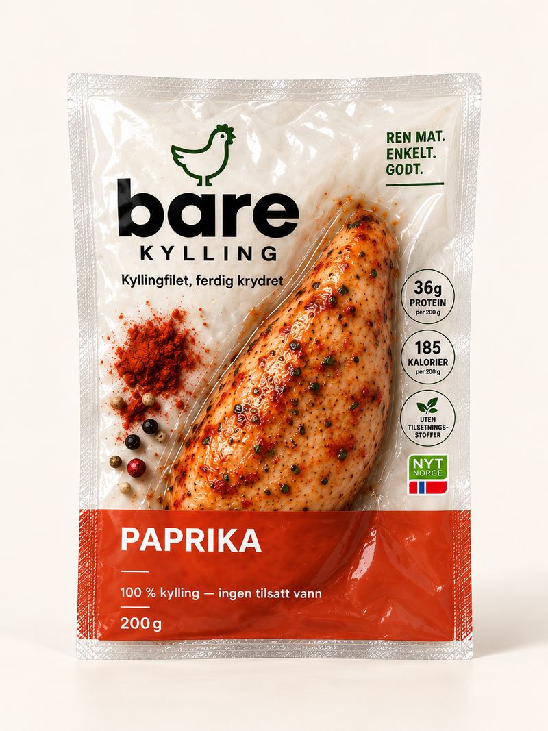 En pakke Bare Kylling Sweet Paprika forfra. Den krydrede kyllingfileten synes gjennom den klare emballasjen.